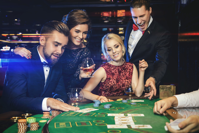 Everybody Loves Online Blackjack
