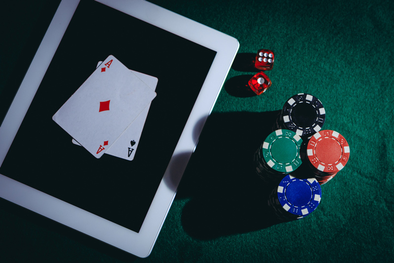 What Makes Online Baccarat Popular
