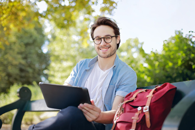 Take Risks in Online Gambling