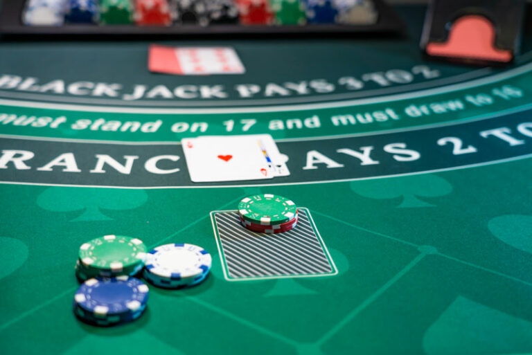 How To Win At A Blackjack Table: The Key And Attitude To Success